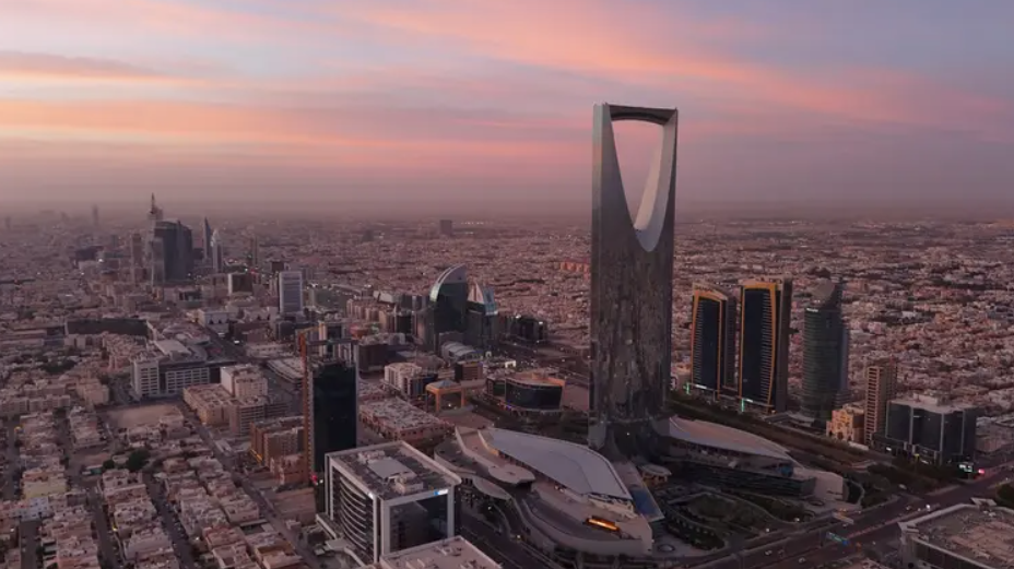 السعودية تدشن مبادرة حكومية لتحقيق كفاءة الأداء في مشروعات البنية التحتية