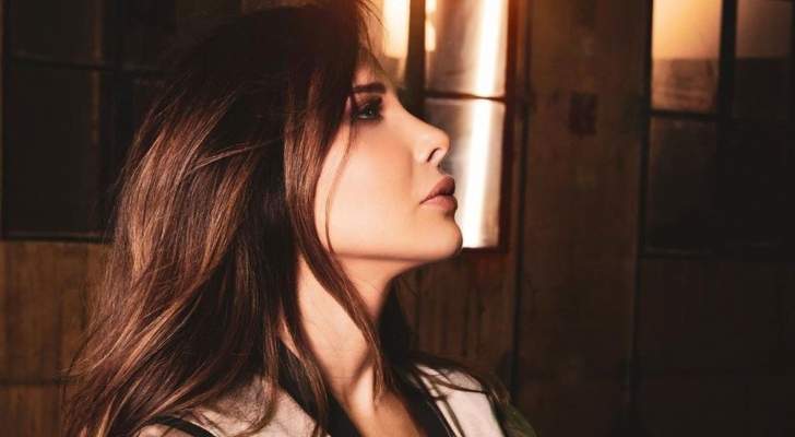 شاهد  ..  نانسي عجرم تروج لعمل جديد بفيديو صامت وطريف