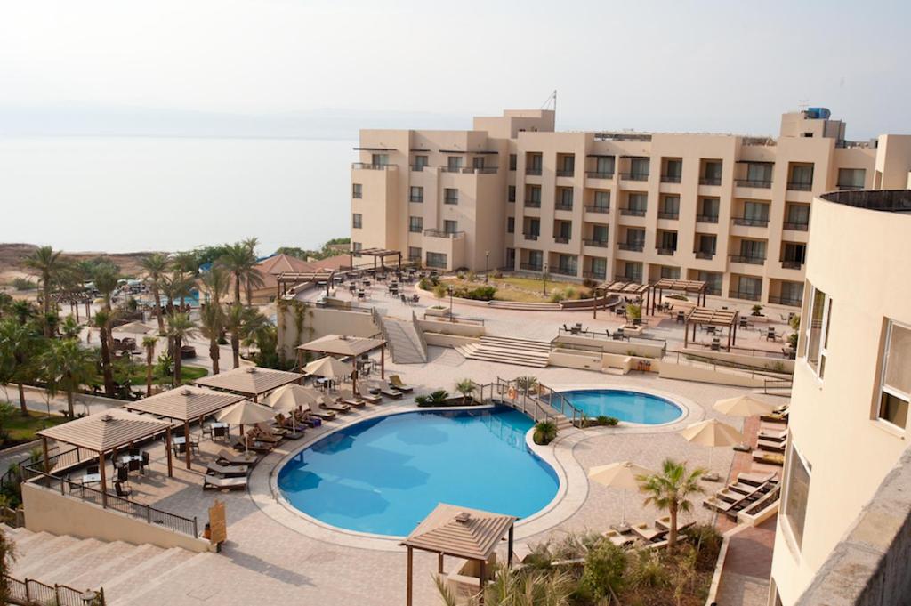 %83 نسبة حجوزات فنادق البحر الميت الـ 5 نجوم في رأس السنة