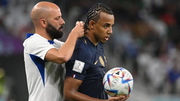 بعد 41 دقيقة  ..  ضبط لاعب فرنسا بـ"الجرم الكروي"