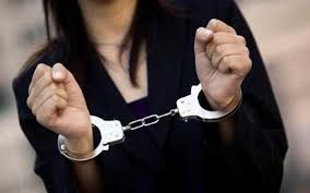 القبض على سيدة تزوجت صبيا وأنجبت منه ..  تفاصيل 