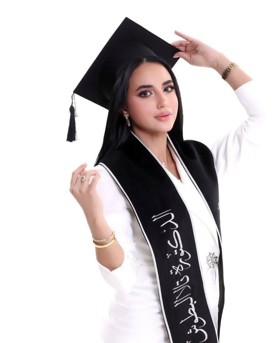 الدكتورة تالا البطوش الف مبارك التخرج 
