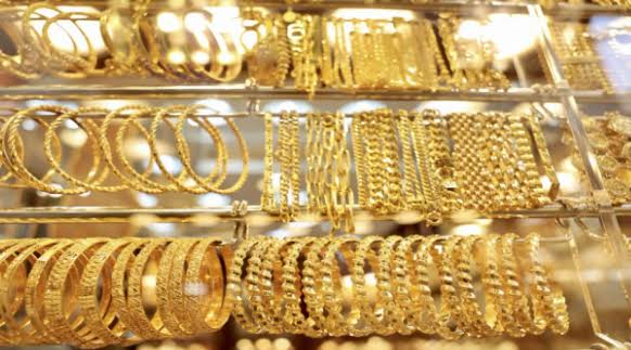 انخفاض أسعار الذهب محليا إلى 83.6 دينارا للغرام