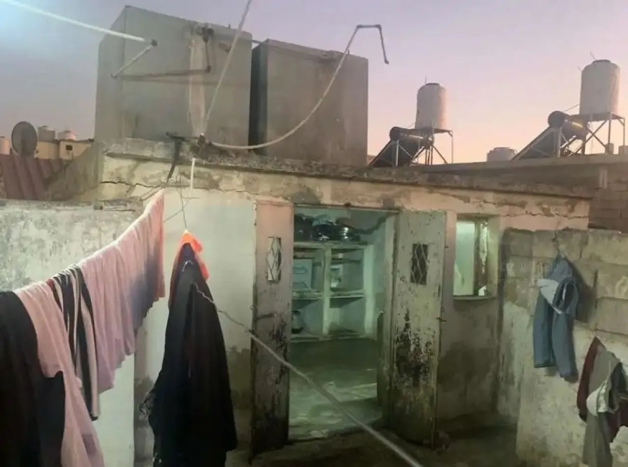 محافظ إربد: السماح بعودة عائلة إلى منزلها بعد التأكد من سلامة الهيكل الإنشائي