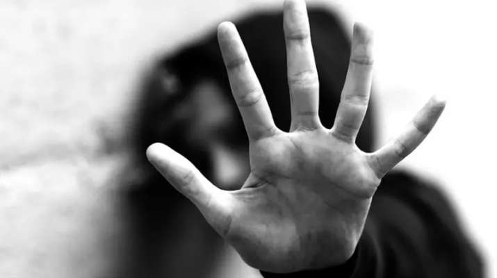 تحرش بقاصرات داخل مركزه وصورهن ..  المؤبد لمحفظ قرآن في مصر