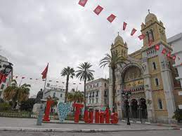 تونس تفرض إغلاقا شاملا لمواجهة كورونا خشية من انهيار نظام الرعاية الصحية 
