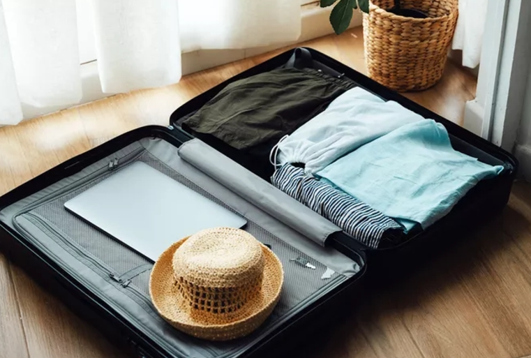 كيف تحزم حقيبة مثالية لرحلة 10 أيام؟