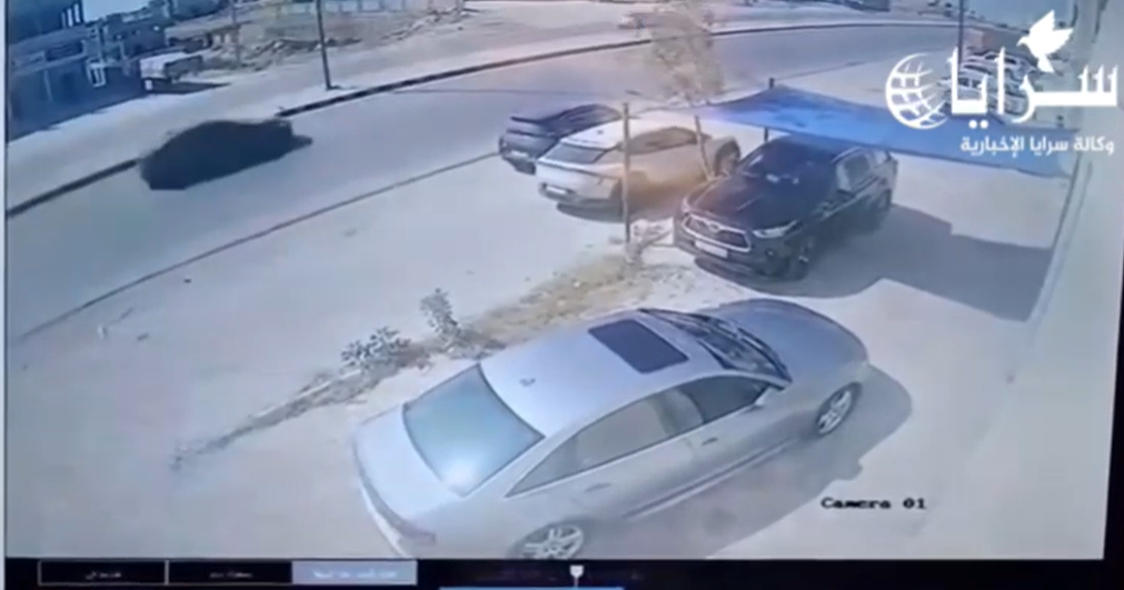 بالفيديو ..  حادث سير مروع: شاحنة تنحرف وتصطدم بمركبات متوقفة