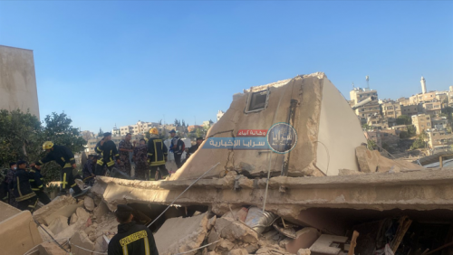 مصدر: البحث جار لإنقاذ 13 شخصا تحت أنقاض مبنى سكني في اللويبدة وسماع صوت أحد المحاصرين تحت أنقاضها