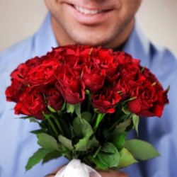 حللي شخصية الرجل من الهدايا التي يقدمها لكِ!