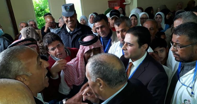 وزير الصحة يزور بصورة مفاجئة مستشفى ابي عبيدة في الاغوار  ..  ويغادر منزعجاً