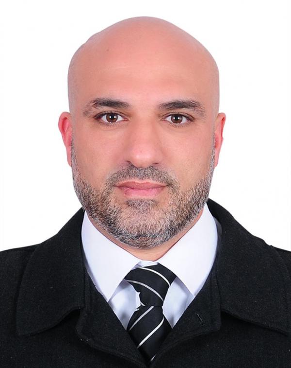 الشاعر أحمد ضيف اللّه ينظم قصيدة "الحقيقةُ المُؤلمة"