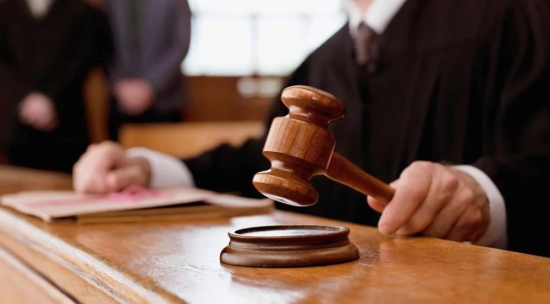 إدانة 8 أشخاص بناد للصم بتهمة الاستثمار الوظيفي وتغريمهم ٢٤ الف دينار