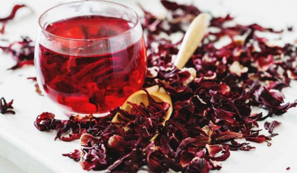 10 فوائد صحية وتجميلية للكركديه