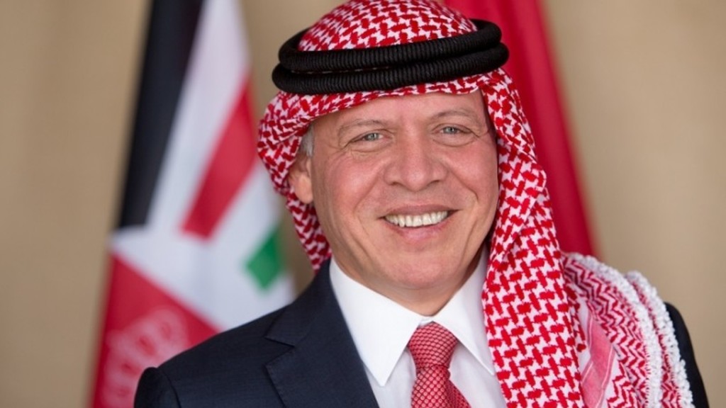 الملك يدعو الحكومة لعدم تعقيد معاملات المواطنين والمستثمرين