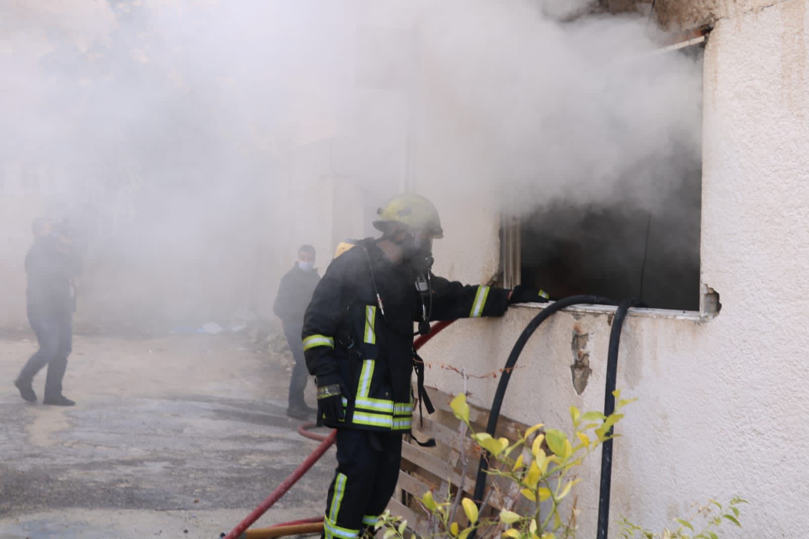 حريق بمبنى الأشغال العامة في إربد