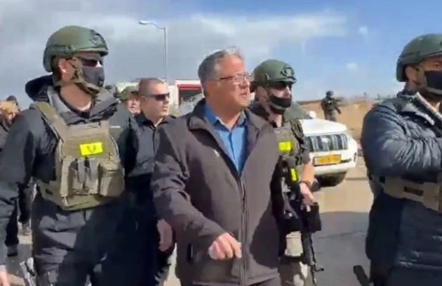 الشرطة "الإسرائيلية" تقتل فلسطينيا وتحاصر قرية ترابين بالنقب