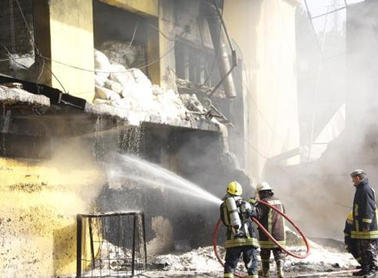 وفاة أحد المصابين الـ10 بحريق مطاحن "المحطة" في الهاشمية