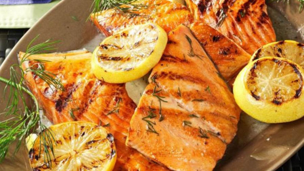 طريقة عمل سمك فيليه بصوص الثوم والليمون