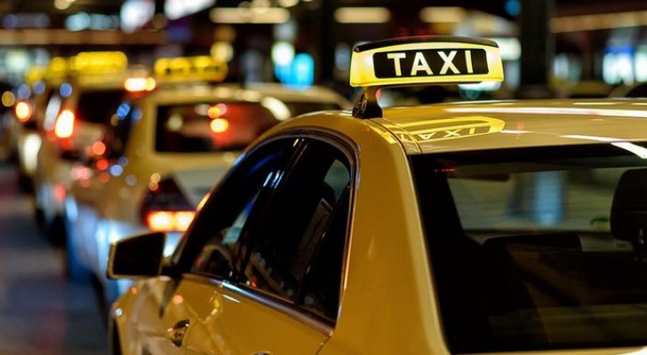 اربد :مجهولين يعتدون على سائق تكسي ويسلبونه مركبته ومبلغ مالي 