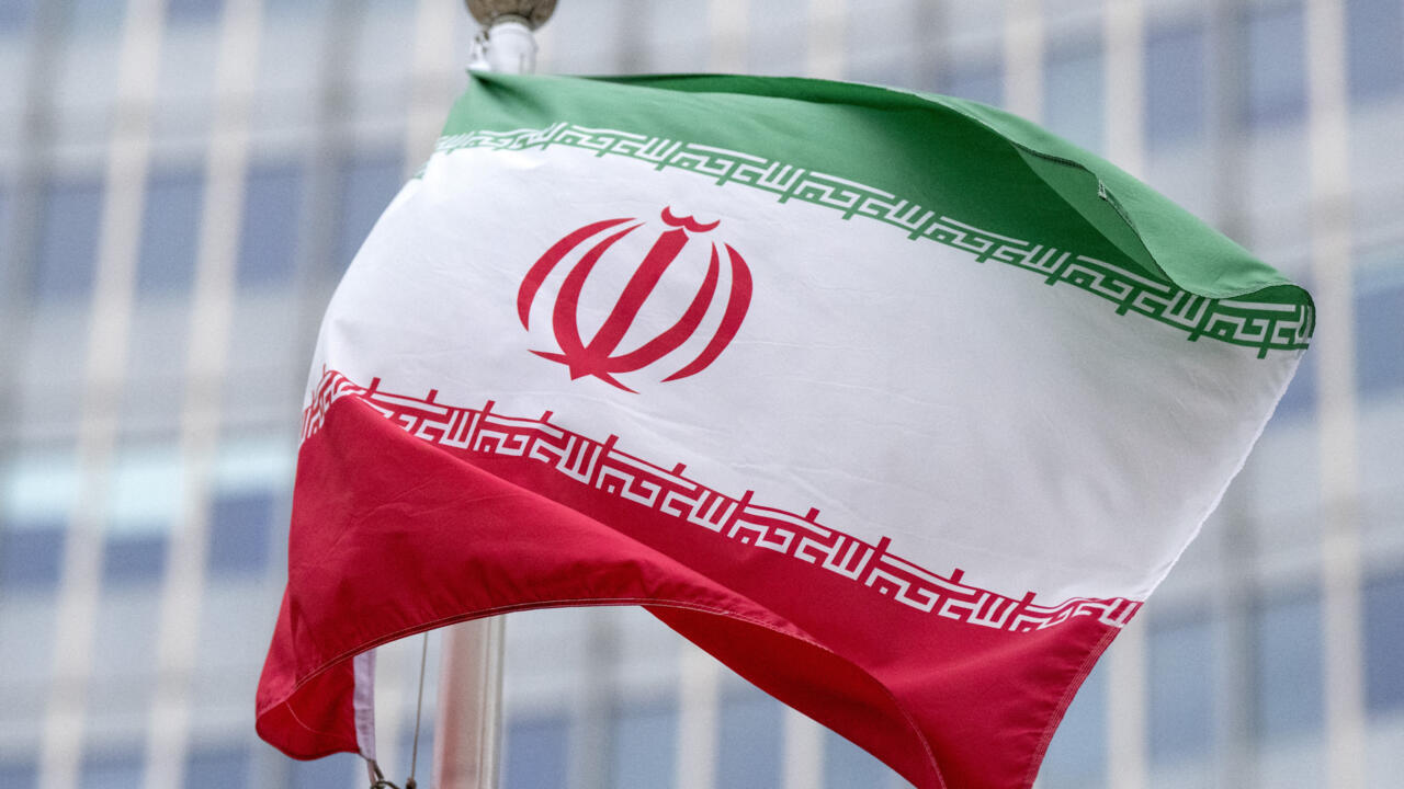 إيران تنفي تحديد موعد لقاء ويتكوف وتلوح بالرد على العقوبات الأممية