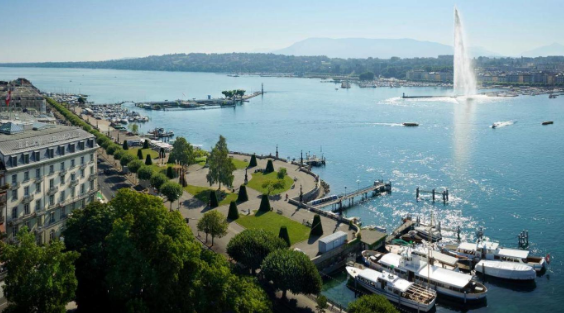 بالصور  ..  أفضل 3 فنادق فخمة تطل على بحيرة جنيف