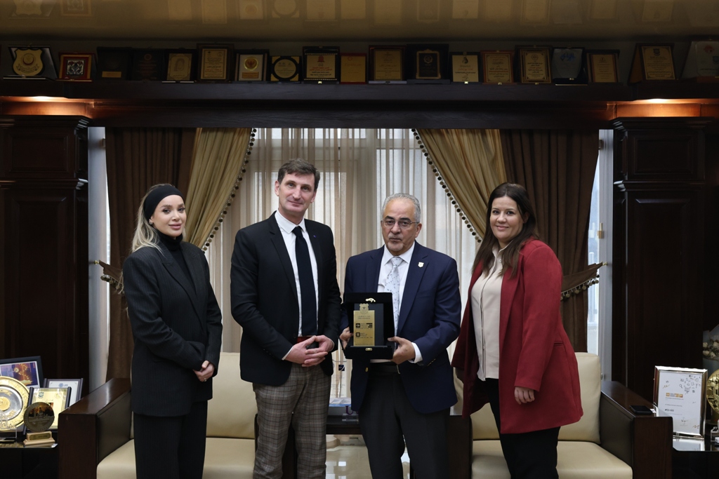 عمان الأهلية تستضيف مدير برنامج التعليم العام والتعليم العالي للإتحاد الأوروبي لدى الأردن