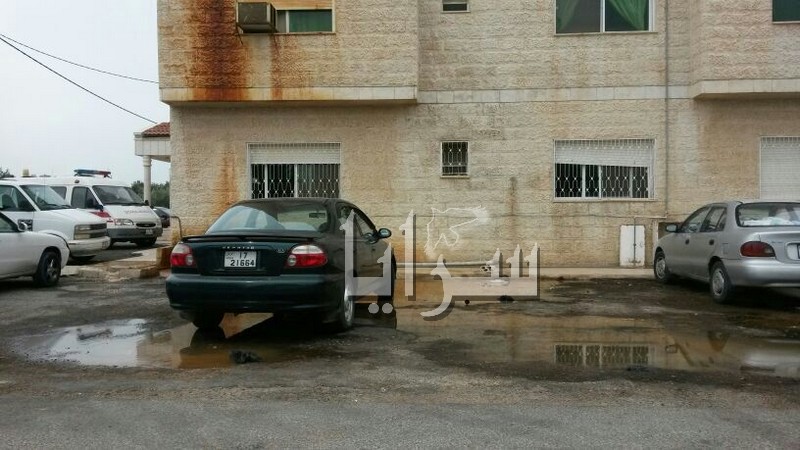 بالصور ..  مديرية صحة بني كنانة تغرق بالمياه العادمة 