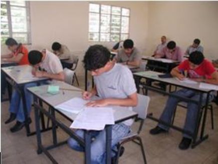 خبراء ينتقدون كثرة فروع "الثانوي" وضعف قدرات الطلبة