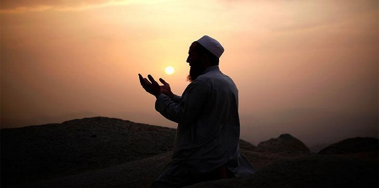 كيف دفعت أخلاق السعوديين مواطنًا أمريكيًّا لاعتناق الإسلام؟ فيديو