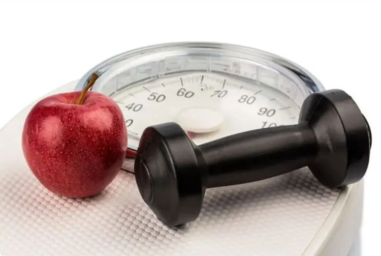 لماذا يواجه بعض الناس صعوبة في إنقاص الوزن مقارنة بغيرهم؟