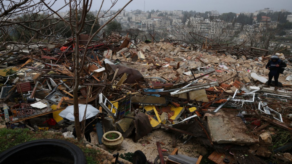 الاحتلال الإسرائيلي يهدم منزلين لعائلة فلسطينية في حي الشيخ جرّاح