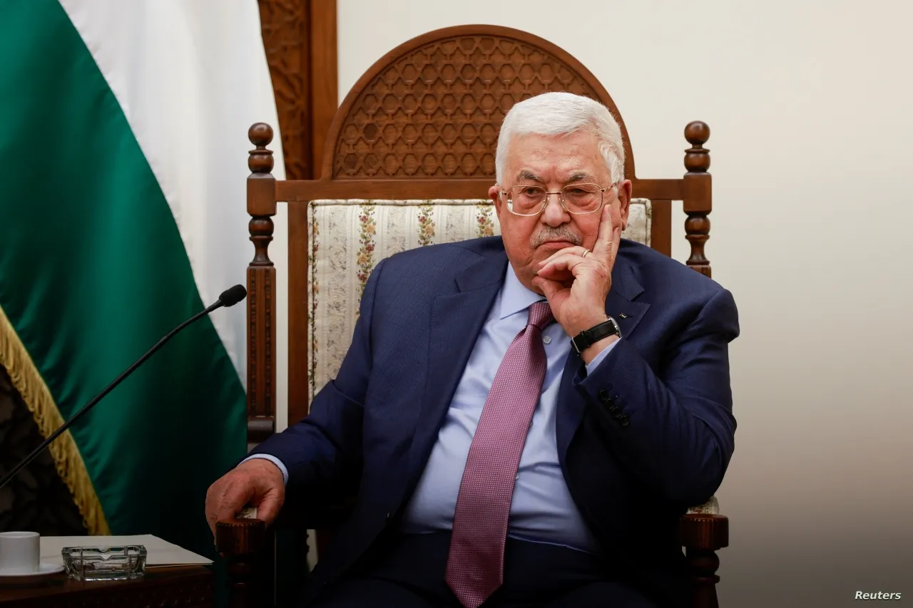 محمود عباس لحماس: "يا أولاد الكلب سلموا الرهائن اللي عندكم وخلصونا من هالشغلة"  ..  فيديو 