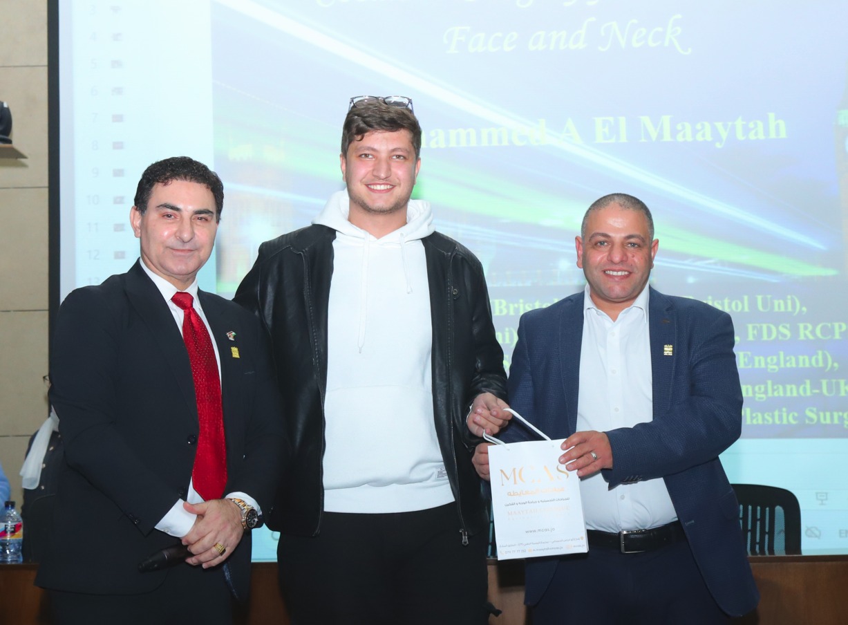 كلية طب الأسنان بجامعة البترا تمزج العلم بالأدب في أمسية ثقافية