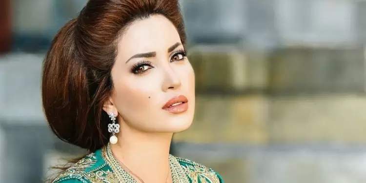 بالأصفر ..  نسرين طافش تنال اعجاب متابعيها في أحدث ظهور  ..  صور 