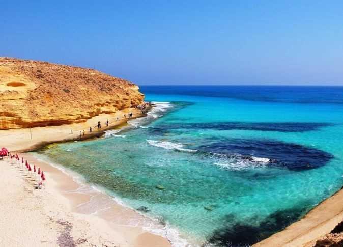 بالصور  ..  استمتع بالسياحة في “عجيبة” جنة على أرض مرسى مطروح