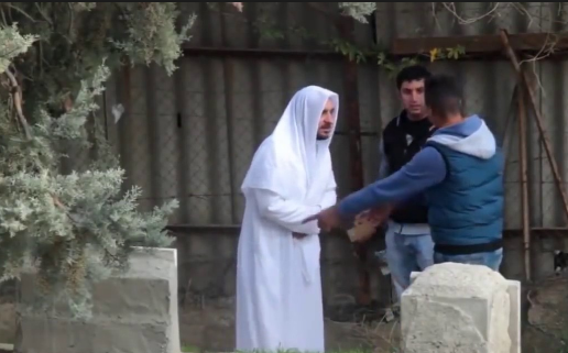 بالفيديو .. مقلب المقبرة في مدينة الخليل