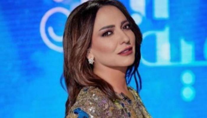 أمل عرفة تودع عمتها بالحزن ..  تفاصيل الجنازة وموعد العزاء