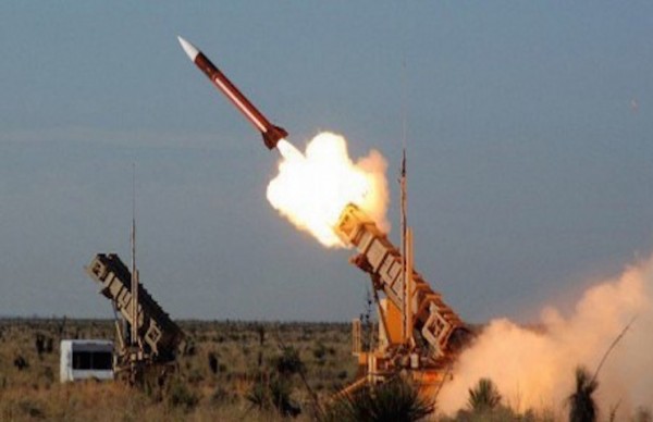 عاجل  ..  الدفاع الجوي السعودي يعترض صاروخاً باليستياً أطلق على نجران 