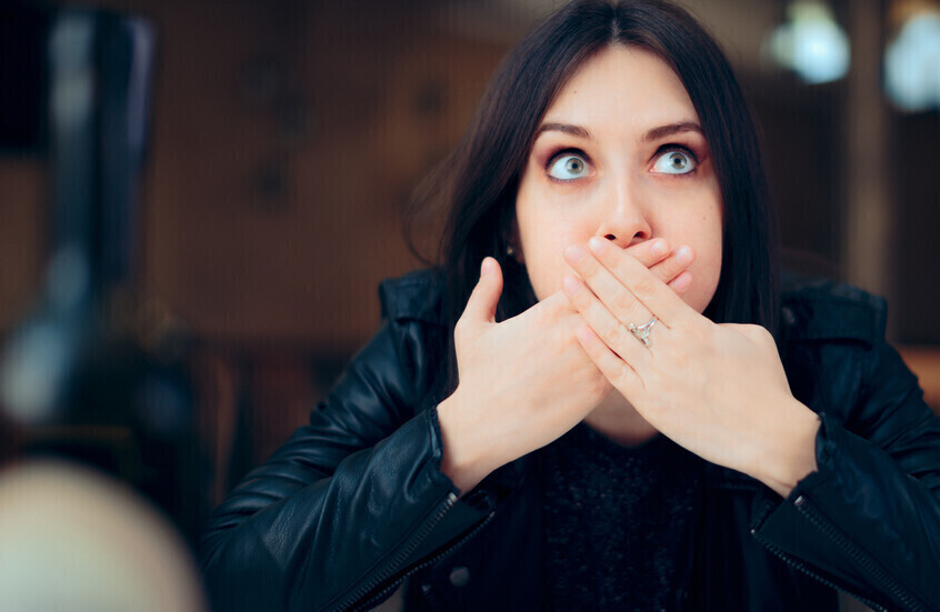 ليست مجرد إزعاج عابر ..  أسباب الحازوقة وطرق منزلية للتخلص منها