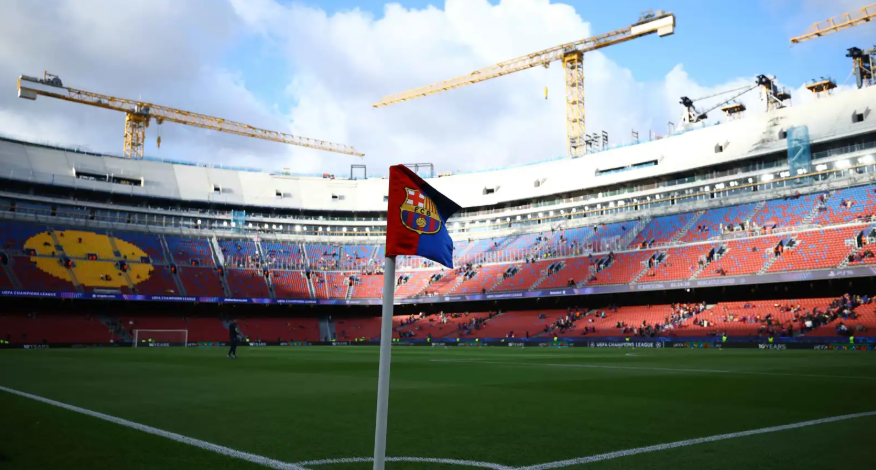 برشلونة يصدر بيانًا رسميًا إثر وفاة عامل في مشروع تجديد كامب نو