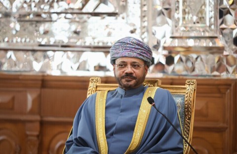  وزير خارجية سلطنة عمان: الولايات المتحدة فقدت السيطرة على سياستها الخارجية وهذه ليست حرب أميرك