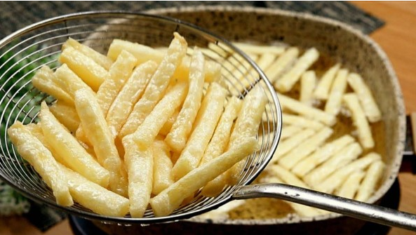  3 حصص من البطاطس المقلية أسبوعياً ..  تدفعك للسكري بنسبة 20% 