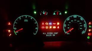 "Check Engine "ليس هزار ..  خبير يحذر من 7 لمبات تحذير ممكن تكلفك موتور جديد