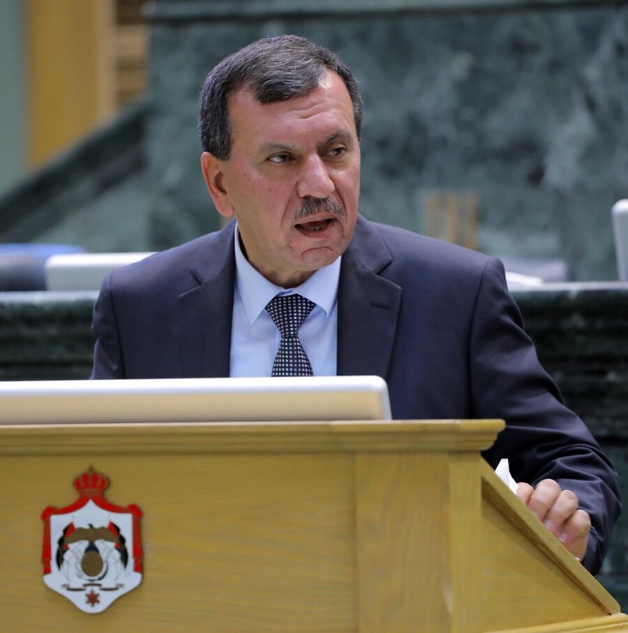  النائب هايل عياش يطالب رئيس الوزراء بتسهيل إجراءات ترخيص المركبات وتقسيط المخالفات - وثيقة 