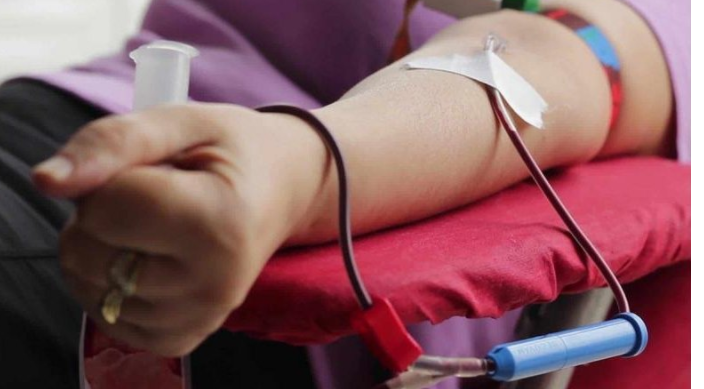 وزارة الصحة: السماح لمتلقي لقاح كورونا التبرع بالدم بعد شهر من أخذ الجرعة الثانية 