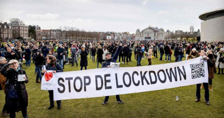 "الأعنف منذ 40 عاما"  ..  احتجاجات في هولندا ضد حظر التجول