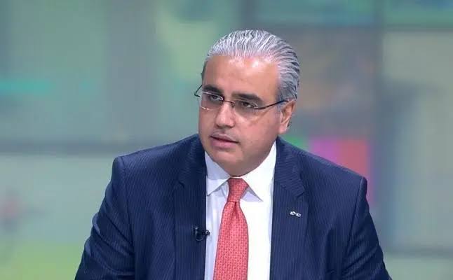 1200 رسالة في يوم واحد لوزير الصحة عبر واتساب ..  70 منها جرى التحقق منها