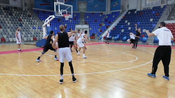 منتخب السلة يلتقي نظيريه السعودي والقطري