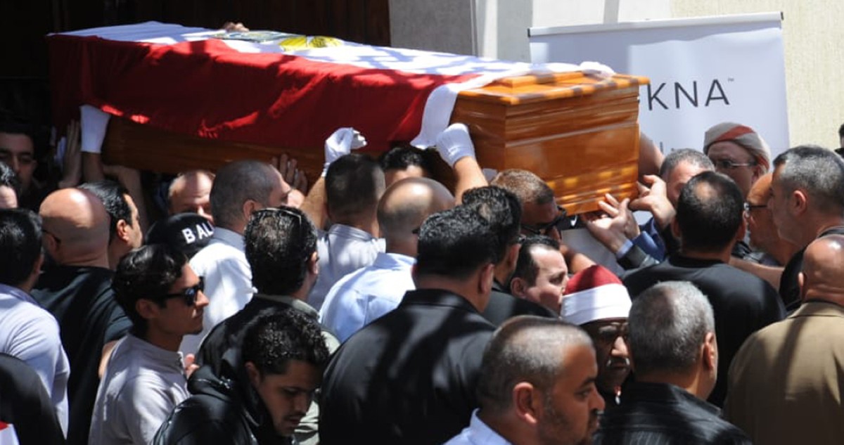 انتهاء مراسم تشييع جثمان الفنان هاني شاكر بحضور نجوم الفن